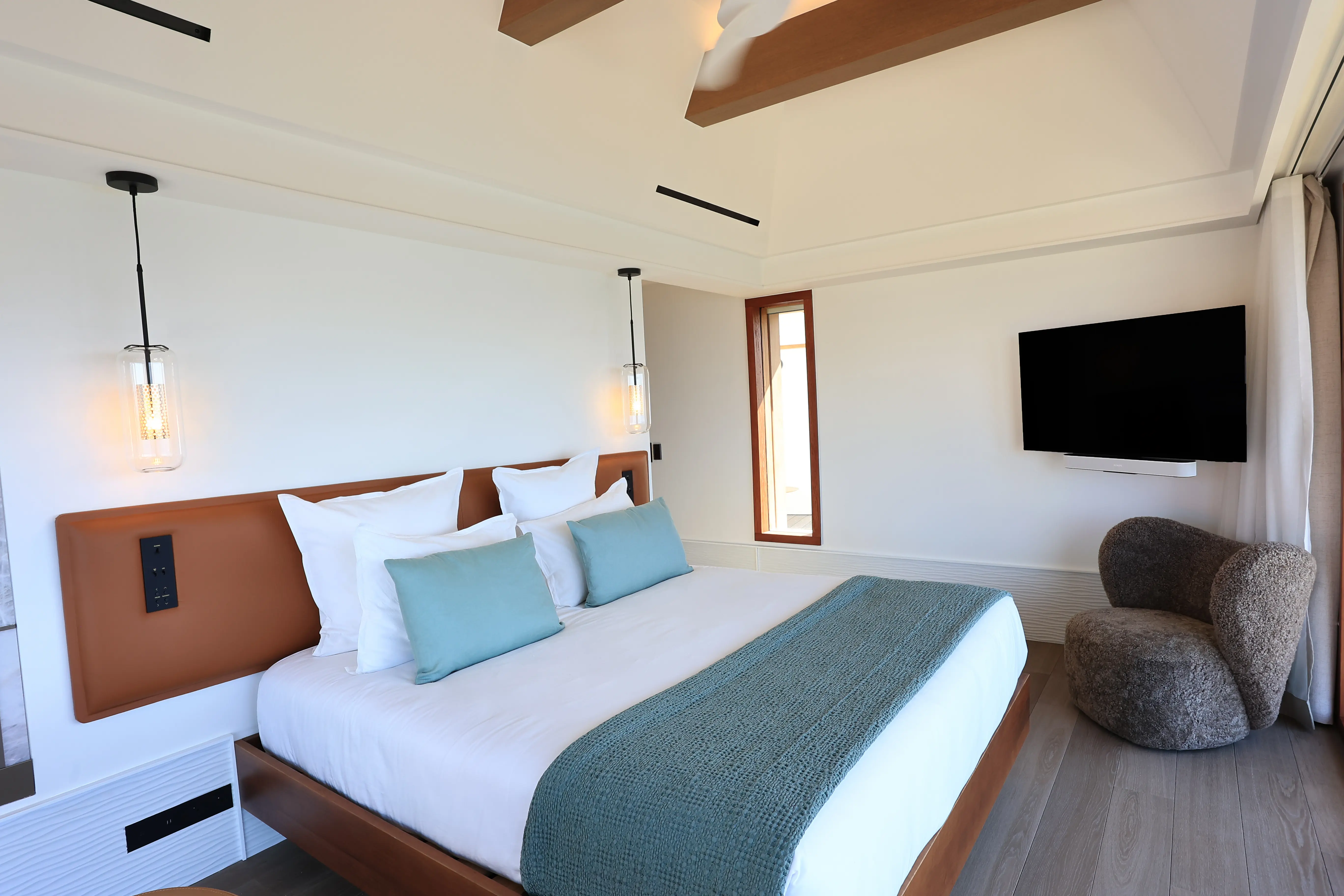 Bedroom 2 - Awesome Moments Image 9