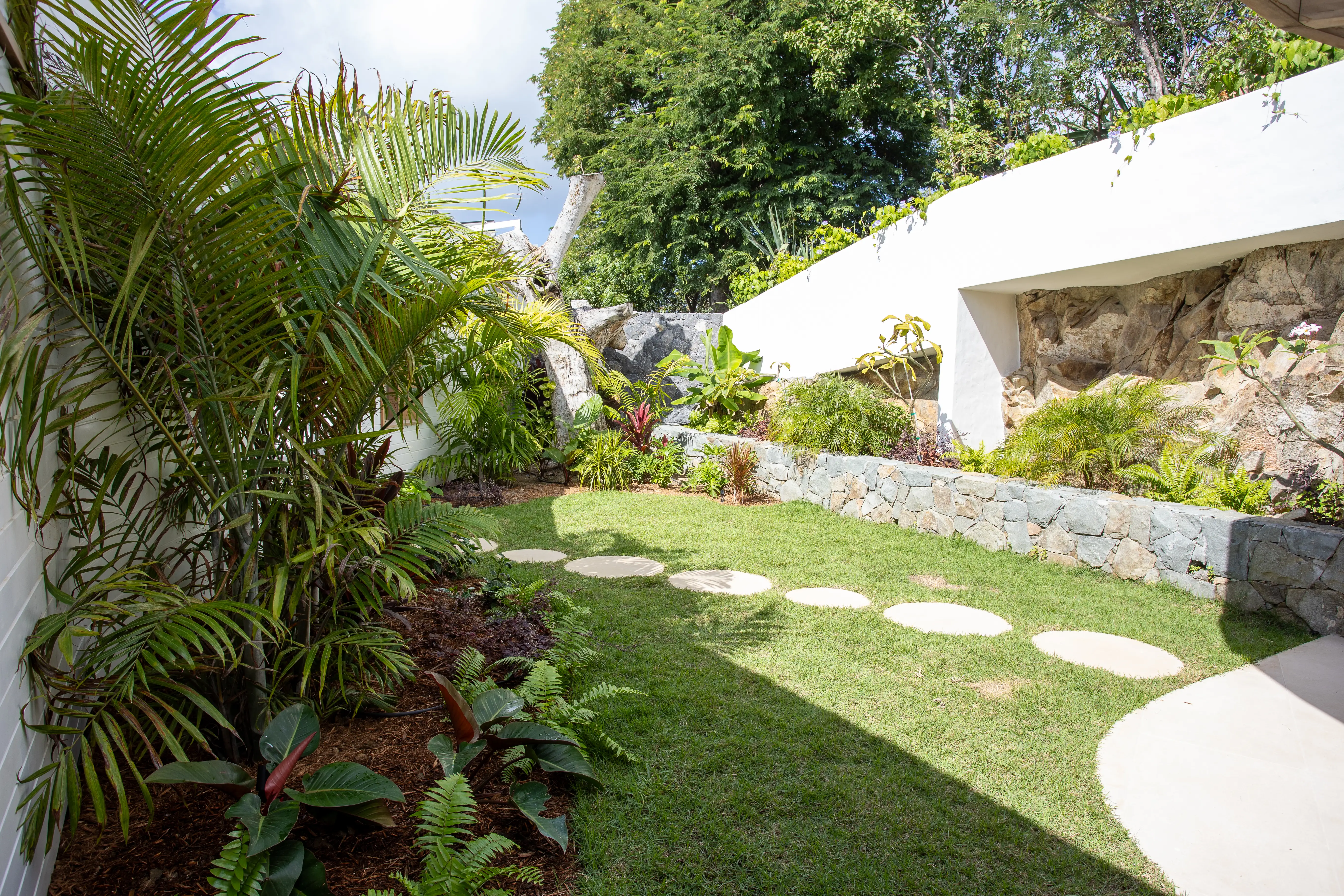Villa Sel Palace gallery image 1 - Garden - Luxury villa facilities and amenities